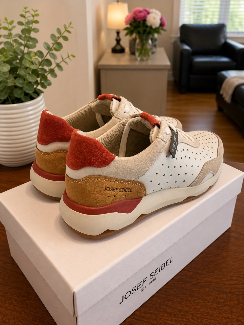 Josef Seibel Women’s Leather Sneakers EU 37 / US Women’s 6.5–7 - Picture 2 of 3